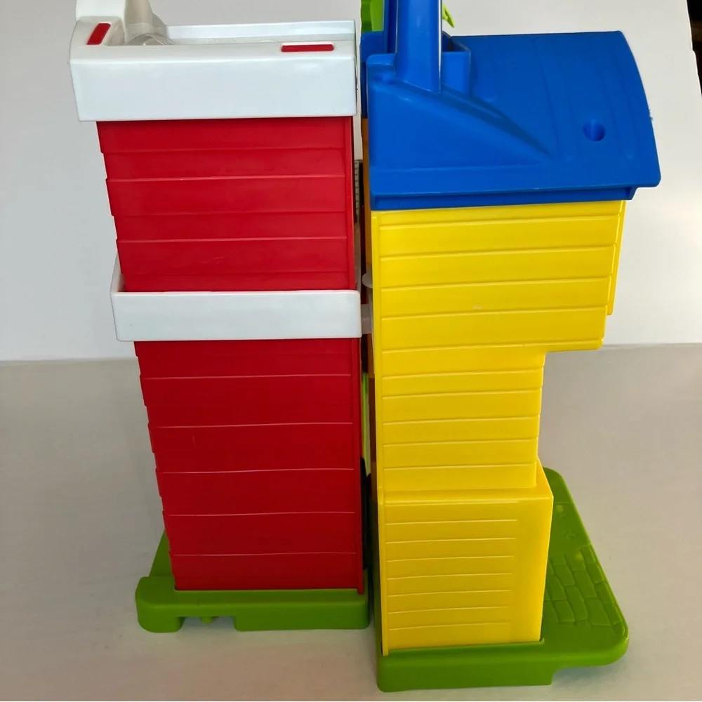 Fisher Price Little People Animal Resuce Adoption‎ Center Vet Hospital Playset